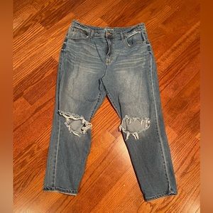 No Boundaries High Waisted, distressed jeans, size 19